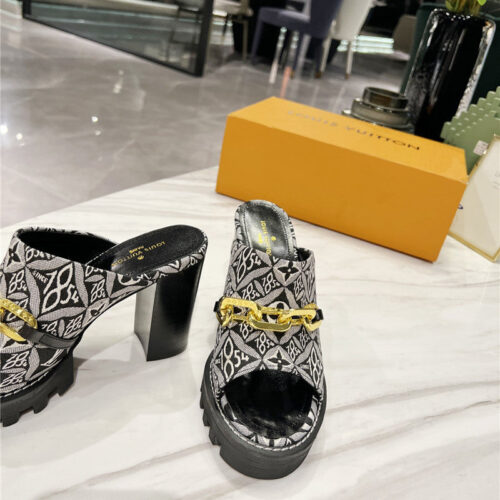 High Quality Luxury Louis Vuitton Chunky Heel Chain High Heel Sandals product detail