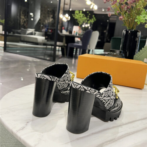 High Quality Luxury Louis Vuitton Chunky Heel Chain High Heel Sandals product detail