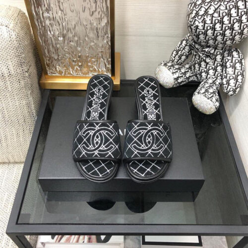 High Quality Luxury Chanel Clog Slippers – Style 06342 alternate view