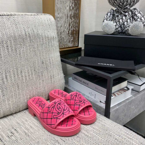 High Quality Luxury Chanel Clog Slippers alternate view
