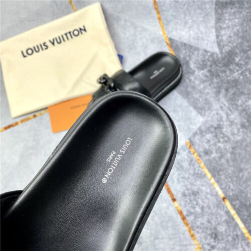 High Quality Luxury Louis Vuitton Classic Leather Slippers product detail