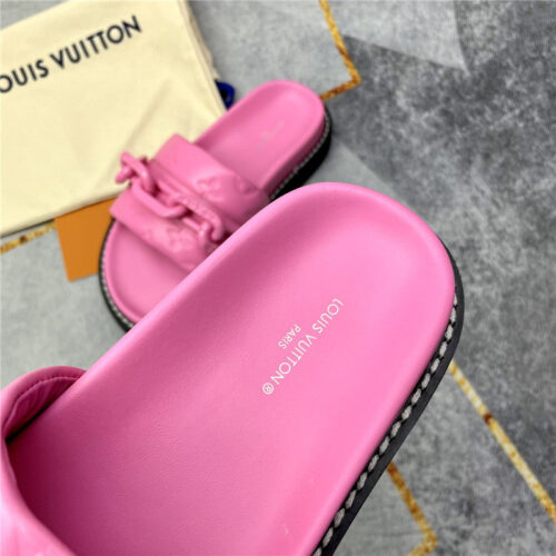 High Quality Luxury Louis Vuitton Classic Leather Slippers – Style 65443 product detail