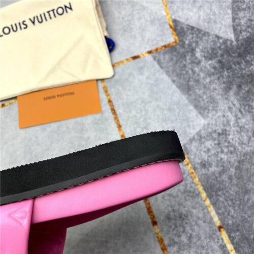 High Quality Luxury Louis Vuitton Classic Leather Slippers – Style 65443 product detail
