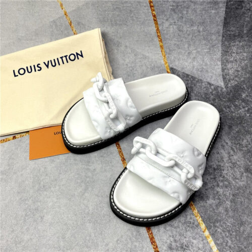 High Quality Luxury Louis Vuitton Classic Leather Slippers – Style 98211 product detail