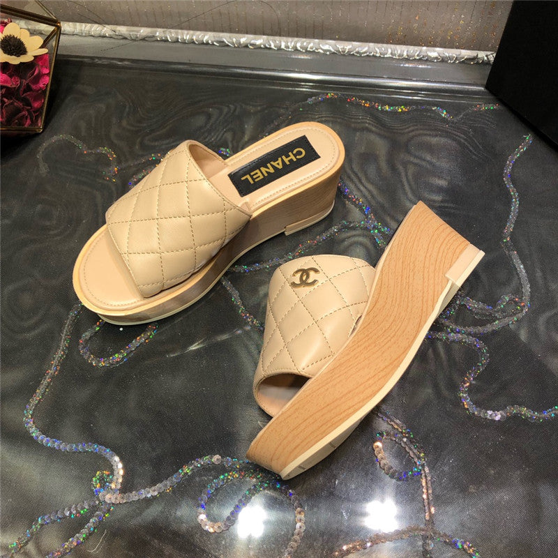High Quality Luxury Chanel Embroidered Wedge Platform Slippers product detail