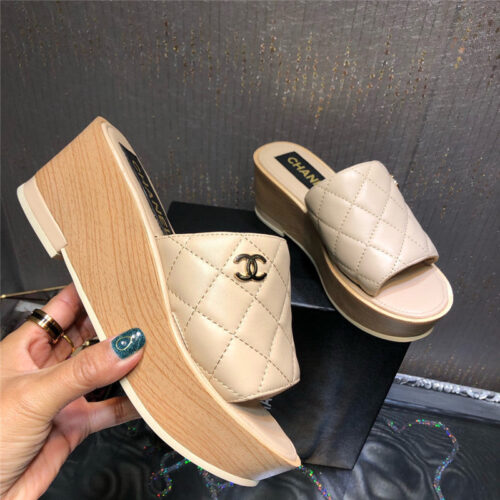 High Quality Luxury Chanel Embroidered Wedge Platform Slippers product detail