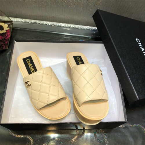 High Quality Luxury Chanel Embroidered Wedge Platform Slippers product detail