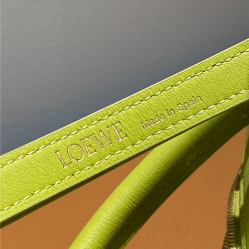 High Quality Luxury Loewe Amazona 28 Bag product detail