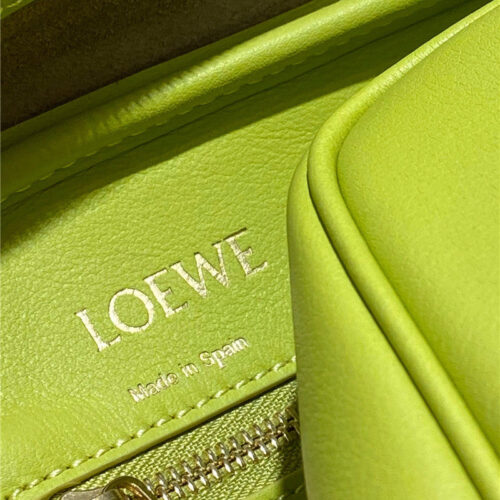 High Quality Luxury Loewe Amazona 28 Bag product detail