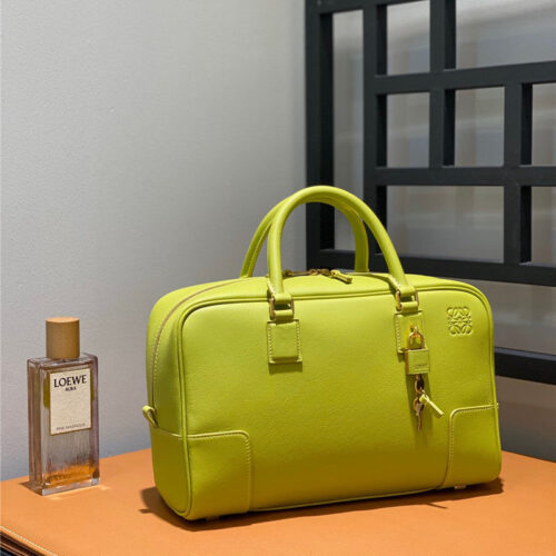 High Quality Luxury Loewe Amazona 28 Bag alternate view