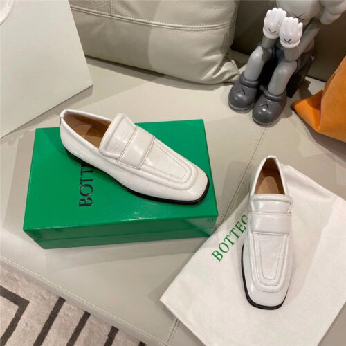 High Quality Luxury Bottega Veneta Croc-Print Loafers product detail