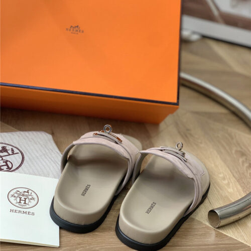 High Quality Luxury Hermes Kelly Buckle Flip Flops – Style 07683 product detail