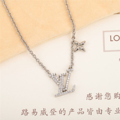 High Quality Luxury Louis Vuitton Green Belt Diamond Necklace product detail