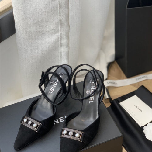 High Quality Luxury Chanel Vintage Pearl Buckle Sandals – Style 52678 alternate view