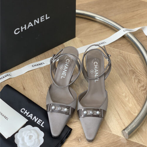 High Quality Luxury Chanel Vintage Pearl Buckle Sandals – Style 45894 alternate view