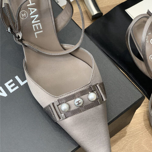 High Quality Luxury Chanel Vintage Pearl Buckle Sandals – Style 45894 product detail