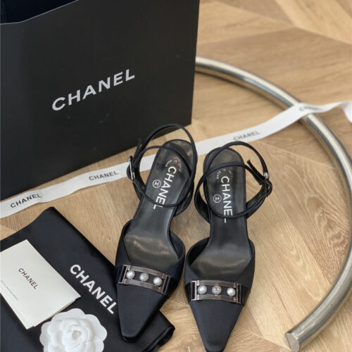 High Quality Luxury Chanel Vintage Pearl Buckle Sandals product detail