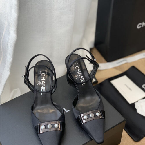 High Quality Luxury Chanel Vintage Pearl Buckle Sandals product detail