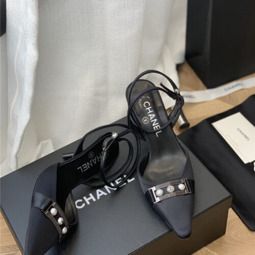 High Quality Luxury Chanel Vintage Pearl Buckle Sandals product detail