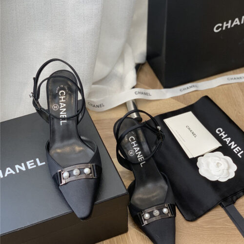 High Quality Luxury Chanel Vintage Pearl Buckle Sandals product detail