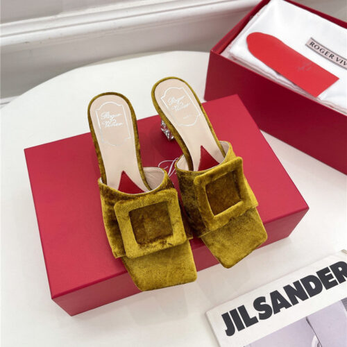 High Quality Luxury Roger Vivier Classic Generous Buckle Slippers – Style 92564 alternate view