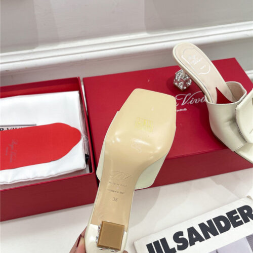 High Quality Luxury Roger Vivier Classic Generous Buckle Slippers – Style 27028 product detail
