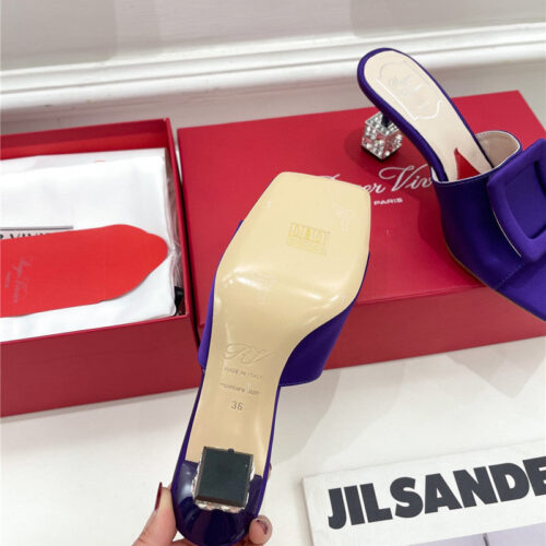 High Quality Luxury Roger Vivier Classic Generous Buckle Slippers – Style 63188 product detail