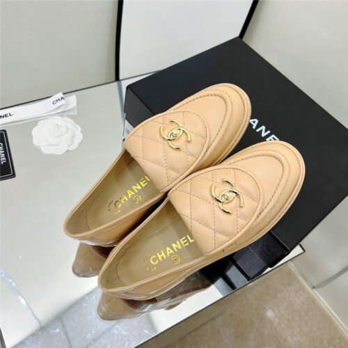 High Quality Luxury Chanel Classic Diamond Logo Loafers product detail