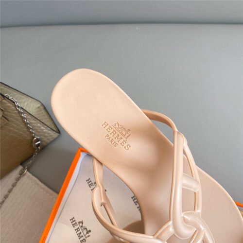 High Quality Luxury Hermes New Pig Nose Chain Flip Flops – Style 66915 product detail