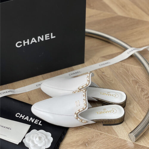 High Quality Luxury Chanel Classic Chain Slippers – Style 20646 alternate view