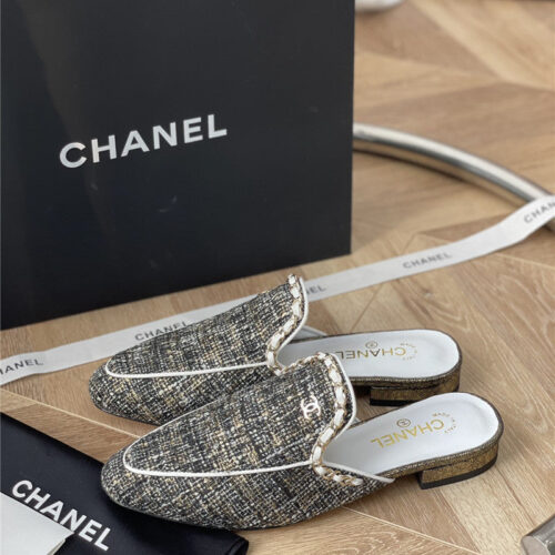 High Quality Luxury Chanel Classic Chain Slippers – Style 56806 alternate view