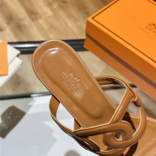 High Quality Luxury Hermes Chunky Heel Sandals – Style 96547 product detail