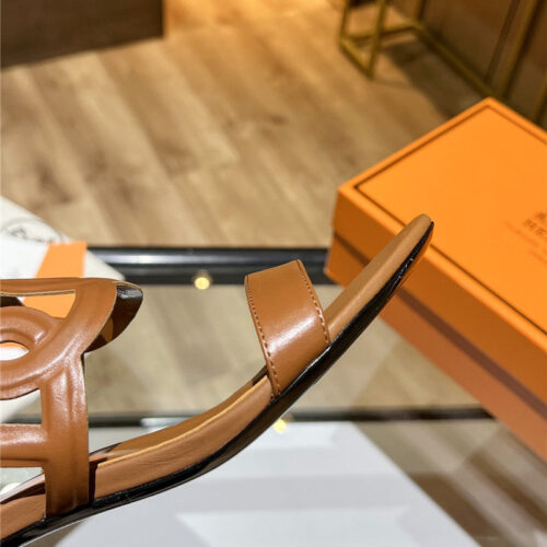 High Quality Luxury Hermes Chunky Heel Sandals – Style 96547 product detail
