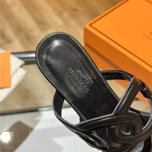 High Quality Luxury Hermes Chunky Heel Sandals – Style 94851 product detail