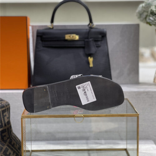 High Quality Luxury Hermes Early Spring New Color Slippers – Style 36035 product detail