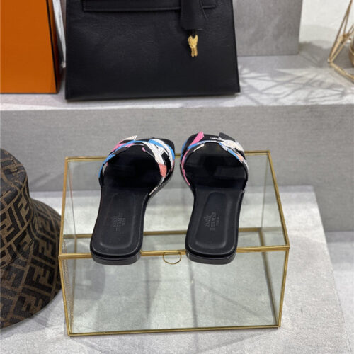 High Quality Luxury Hermes Early Spring New Color Slippers – Style 36035 product detail