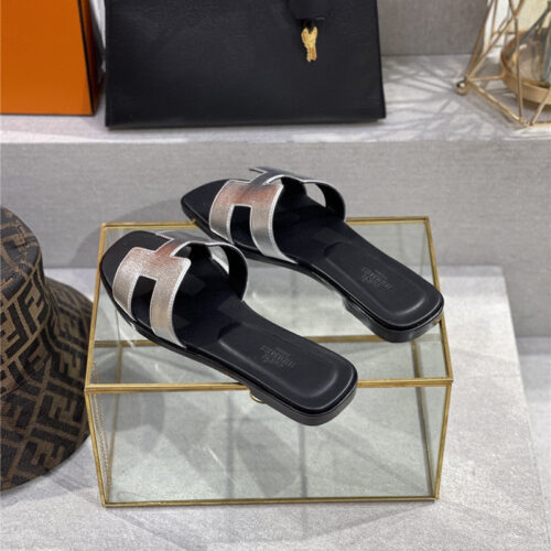 High Quality Luxury Hermes Early Spring New Color Slippers – Style 37731 product detail
