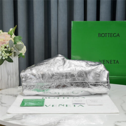 High Quality Luxury Bottega Veneta The Pouch Bag Silver product detail