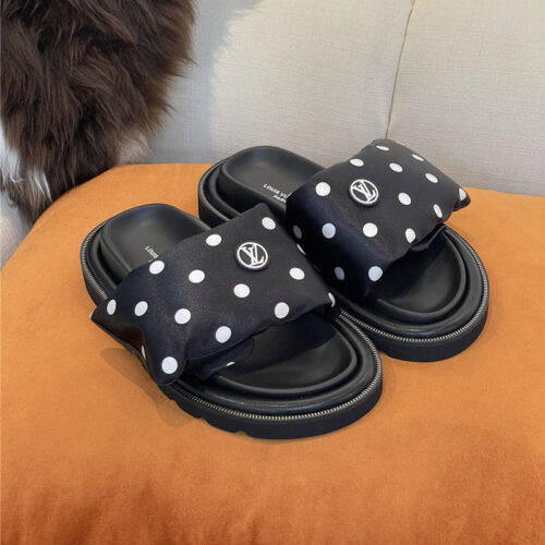 High Quality Luxury Louis Vuitton Slippers – Style 37699 product detail