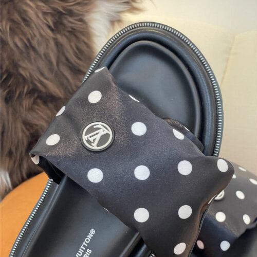 High Quality Luxury Louis Vuitton Slippers – Style 37699 product detail