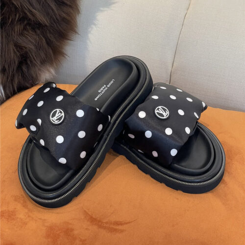 High Quality Luxury Louis Vuitton Slippers – Style 37699 product detail