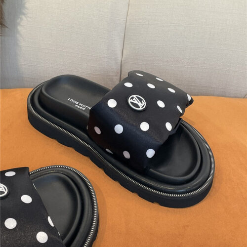 High Quality Luxury Louis Vuitton Slippers – Style 37699 product detail