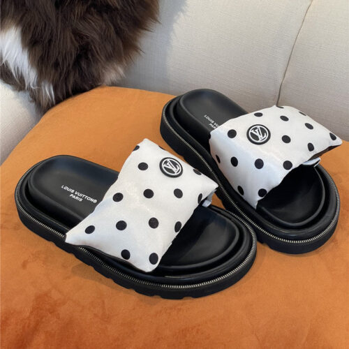 High Quality Luxury Louis Vuitton Slippers – Style 15107 product detail