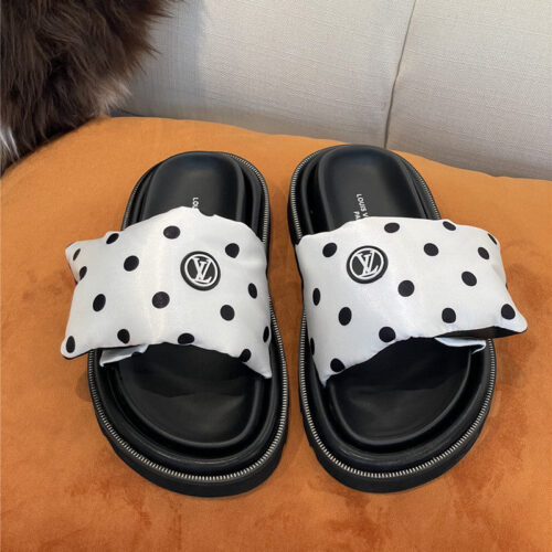 High Quality Luxury Louis Vuitton Slippers – Style 15107 product detail