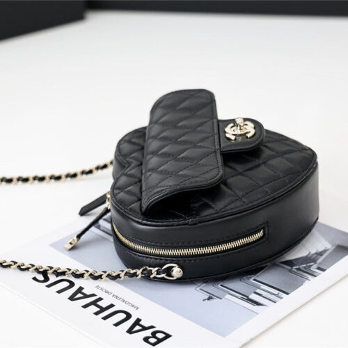 High Quality Luxury Chanel Diamond Heart Bag Black product detail
