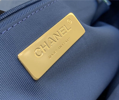 High Quality Luxury Chanel Denim Light Silver 19 Bag product detail