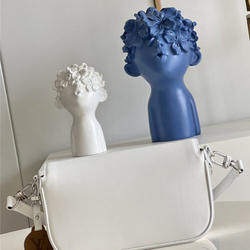 High Quality Luxury Louis Vuitton Sling H27 Bag White product detail
