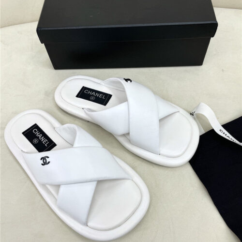 High Quality Luxury Chanel Flat Slippers – Style 15526
