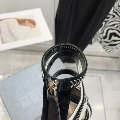 High Quality Luxury Alexander McQueen Metal Embellished Open Toe Sandals product detail