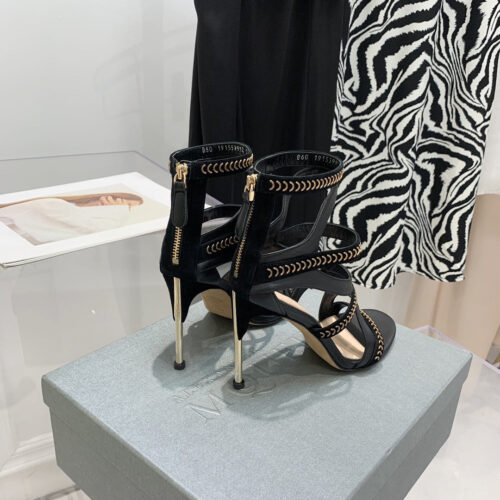 High Quality Luxury Alexander McQueen Metal Embellished Open Toe Sandals – Style 42851 product detail